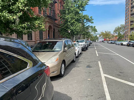 Rented by EastMount Realty LLC | media 34