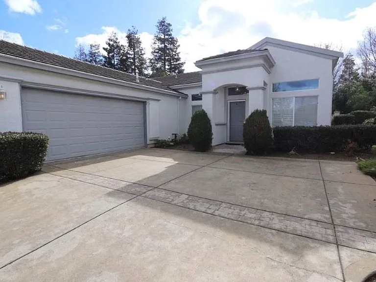 1600 Jubilee Dr — Photo 1
