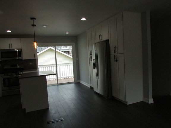 3rd image of 650 Debra Dr