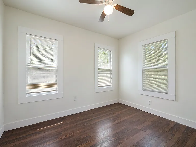 615 W Hollywood — Photo 16
