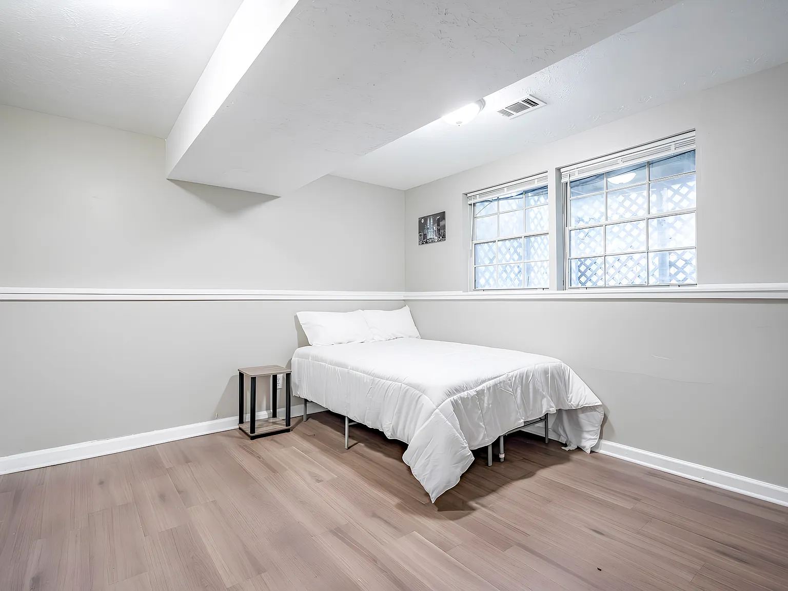 4 bed, 3.0 bath, 1080 sqft, $676 — Photo 1