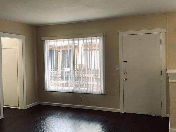 4th image of 125 S La Fayette Park Pl APT 2