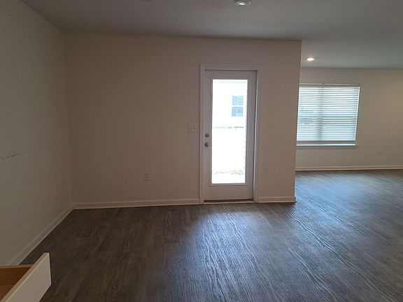4th image of 4012 Millicent Ln