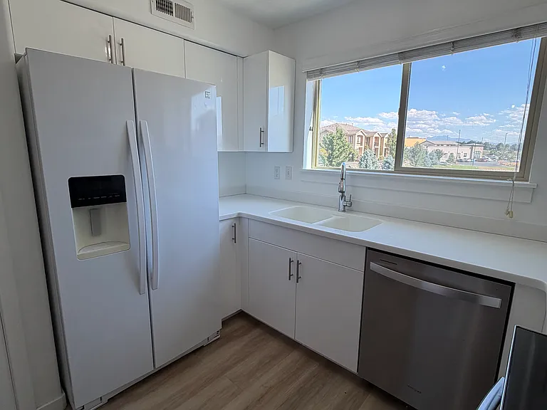 1055 W 1033 N #203 — Photo 9