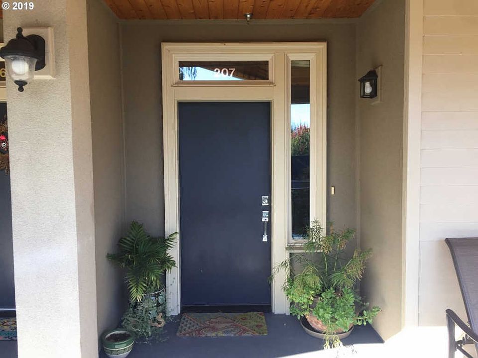 1st image of 3129 N Willamette Blvd APT 207