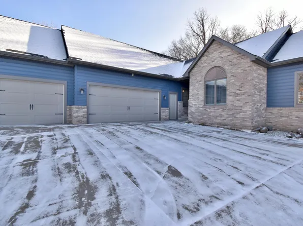 902 Wildflower Ln, Sauk Rapids, MN 56379