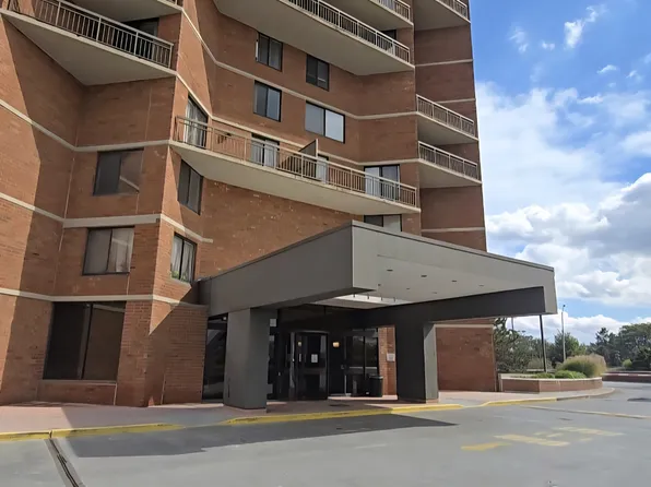 133 Harmon Cove Tower image 36 of 40