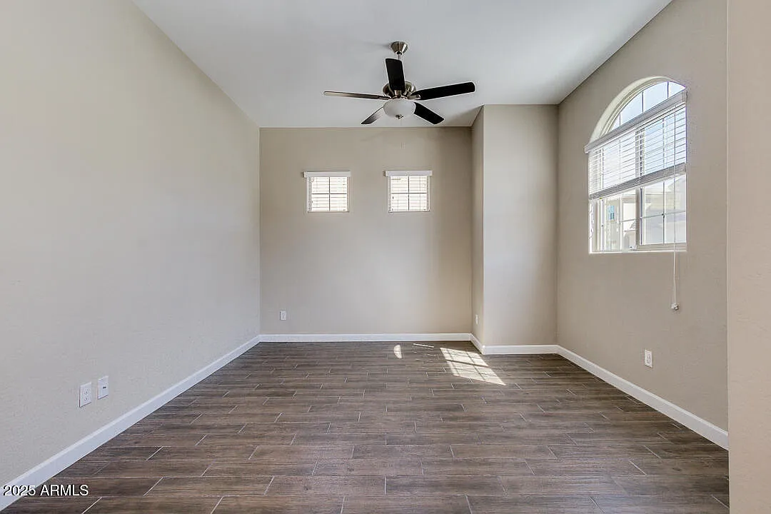3 bed, 2.5 bath, 1550 sqft, $2,200 — Photo 4