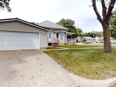 100 W 3rd St, Alcester, SD, 57001
