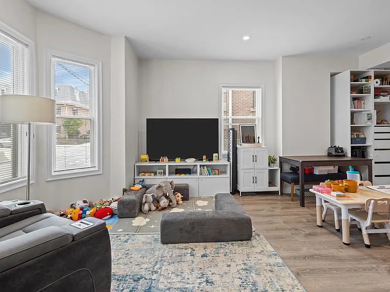 120 Pitman St #1 — Photo 6