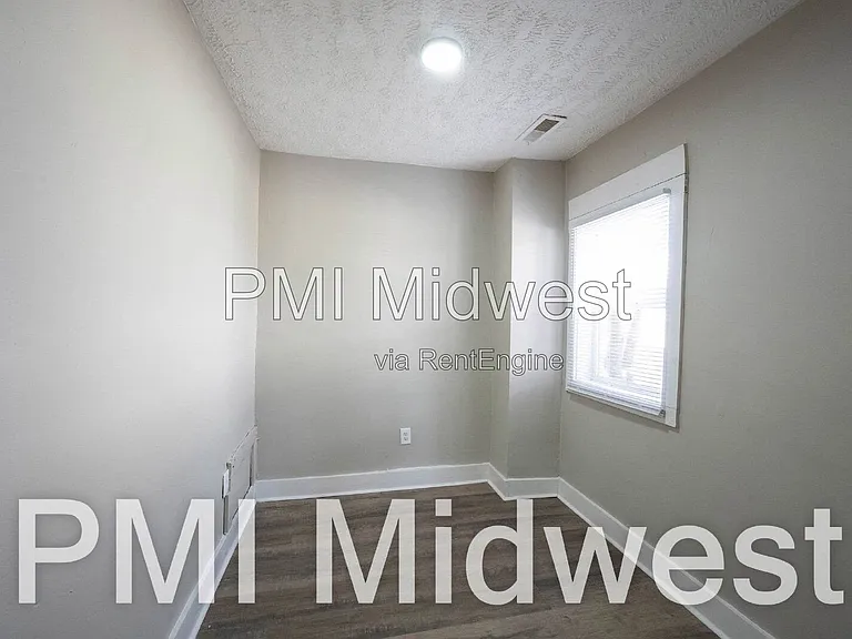 2930 N Dearborn St #A — Photo 11