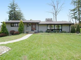 210 Pinecrest Dr, Pittsburgh, PA 15237