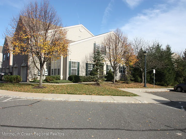 86 Banyan Blvd — Photo 28