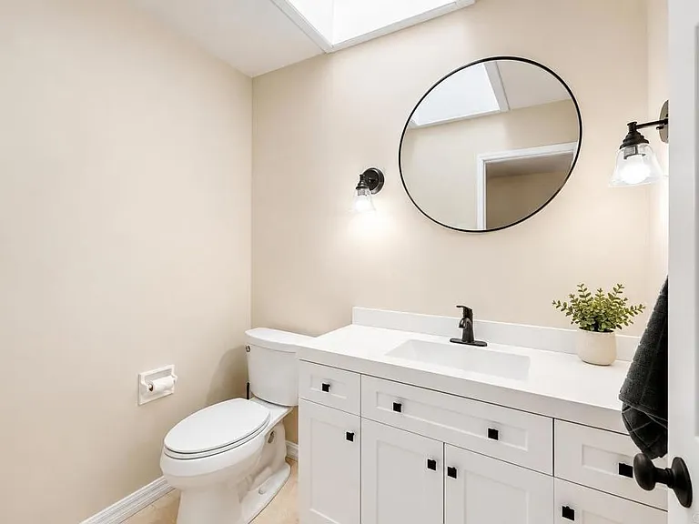726 Santa Rufina Dr — Photo 15