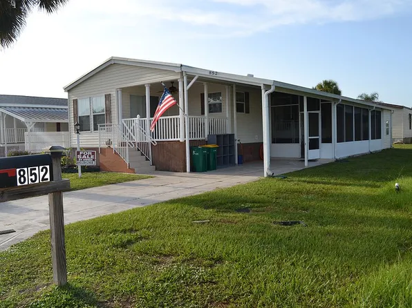 852 Hawthorn Cir, Barefoot Bay, FL 32976