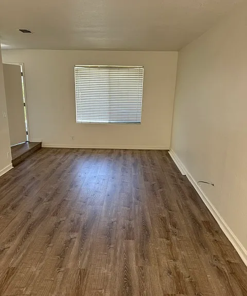 725 McKenzie Ct — Photo 5