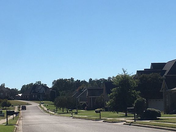 4th image of 228 Twin Lakes Dr