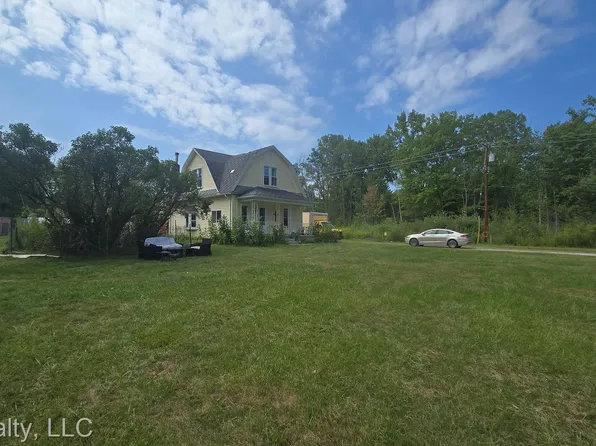 5137 Ravenswood Rd, Smiths Creek, MI 48074