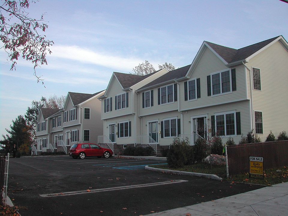 6 Private Units w/ 2 Parking Spaces