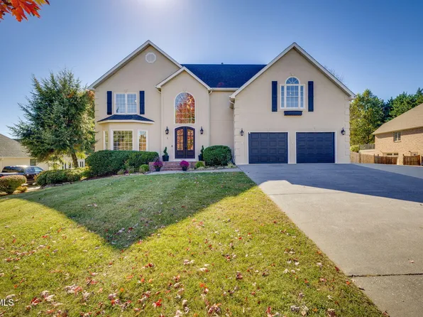 6 Carriage Ct, Johnson City, TN 37604