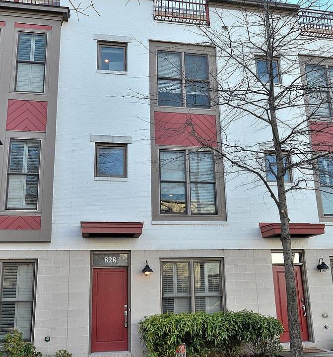 1st image of 828 Snowden Hallowell Way