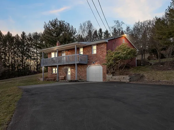 7000 Leechburg Rd, New Kensington, PA 15068