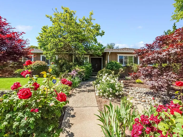 12371 Saraglen Dr — Photo 2