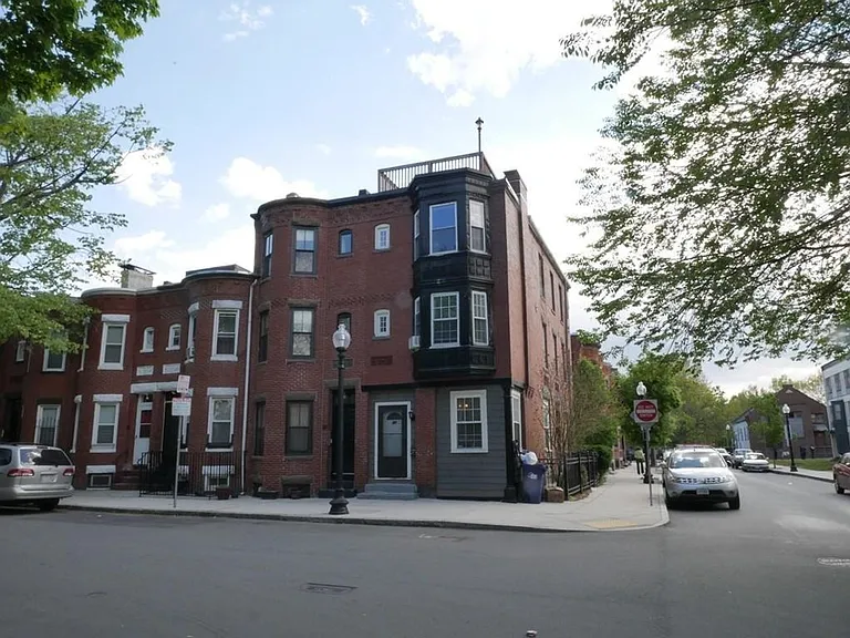 32 Warwick St S — Photo 14
