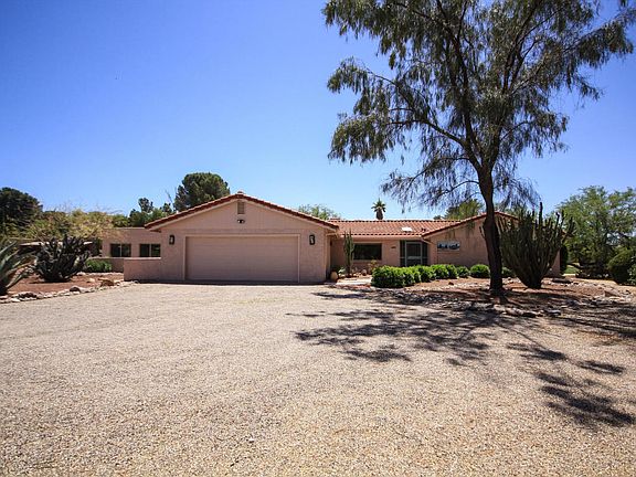 2nd image of 925 W Landoran Ln