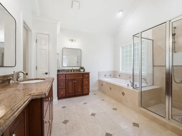 109 Gablewood Ln, Holly Springs, NC 27540