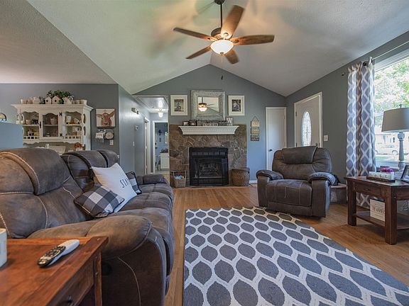 4th image of 109 Shirley Ct