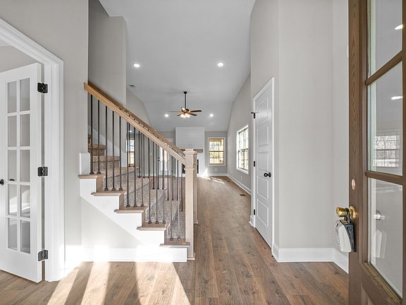 3rd image of 211 Ringgold Lot 211