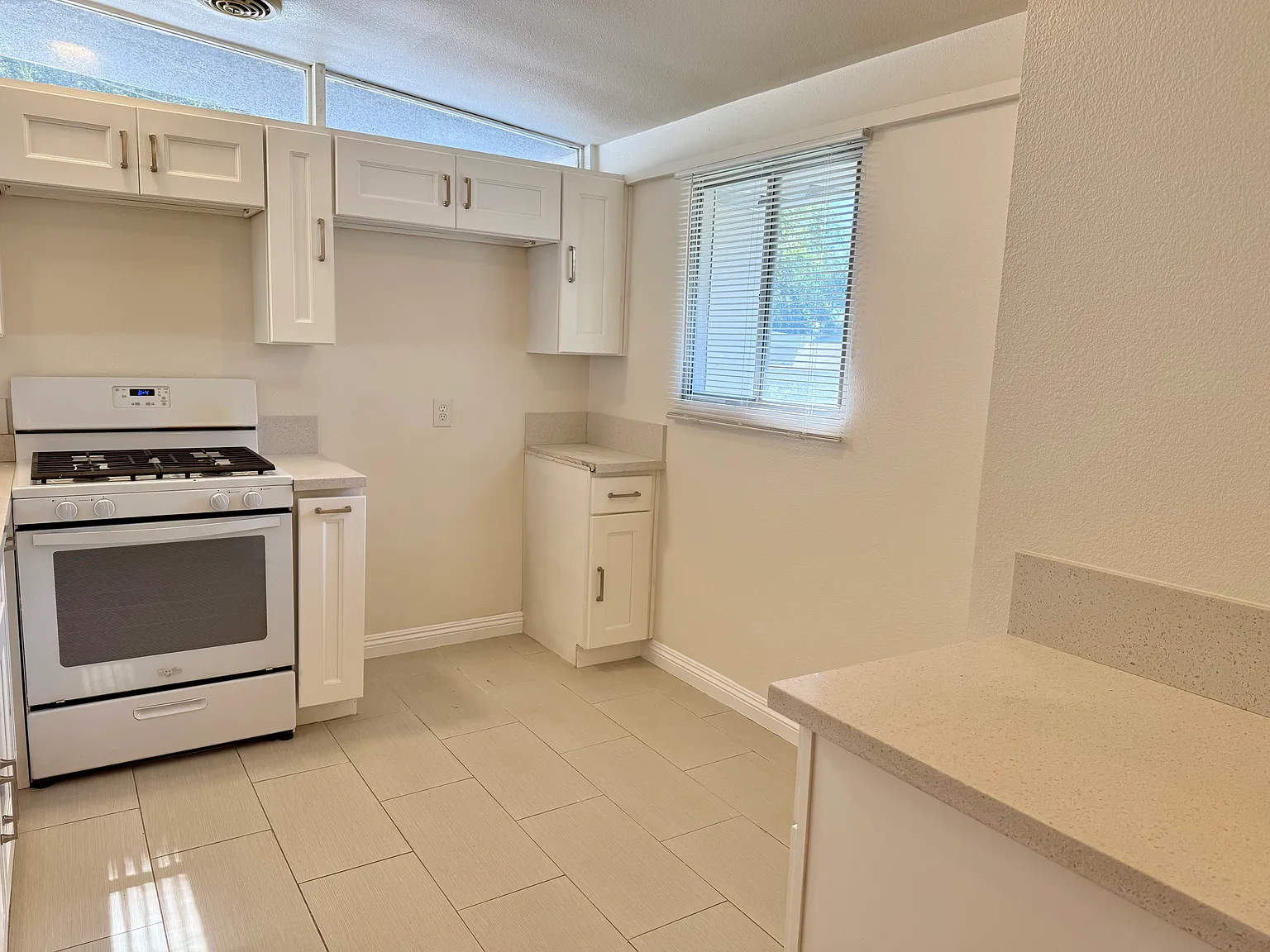 2 bed, 800 sqft, $2,600 — Photo 4