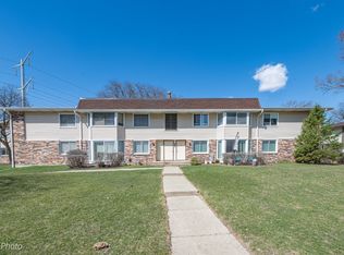 3100 Roberts Dr APT 8, Woodridge, IL 60517