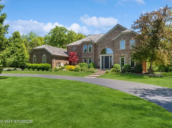 22360 N Linden Dr, Lake Barrington, IL 60010