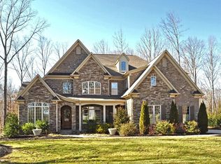 9 Hulme Ct, Greensboro, NC 27455