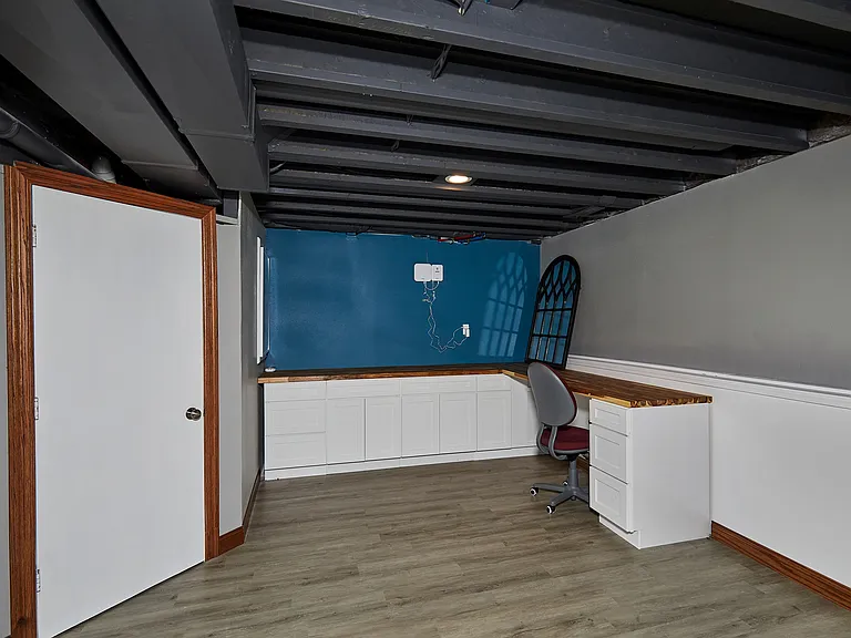 2109 Ammann Dr — Photo 24