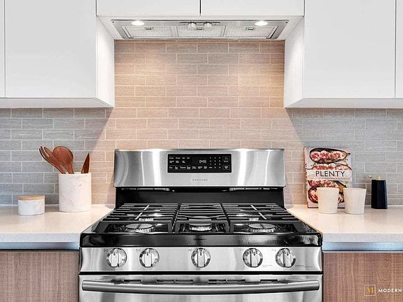 2nd image of 14-01 Broadway APT 8H