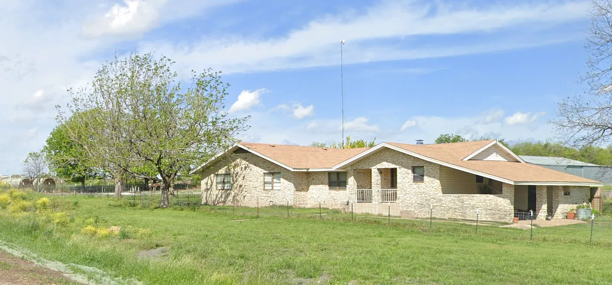 4 bed, 2202 sqft, $2,500 — Photo 1