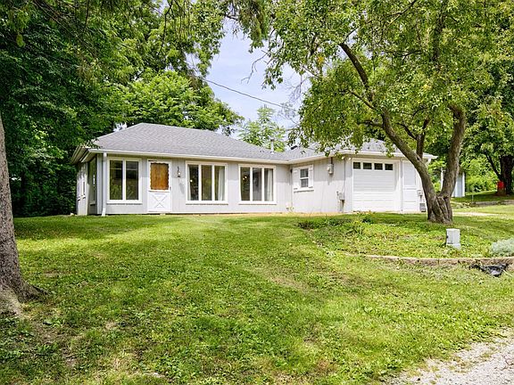 2nd image of 960 NE 52nd Ave