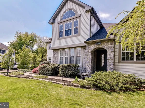 206 Somerset Cir, Chalfont, PA 18914