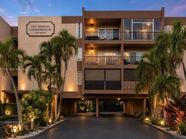 1900 W 68th St APT B203, Hialeah, FL 33014