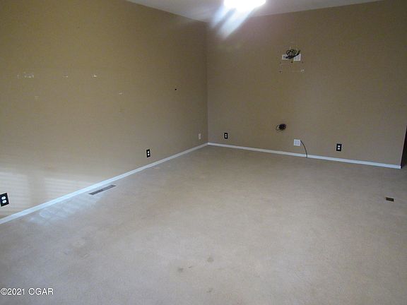 5th image of 1413 Roosevelt Ave