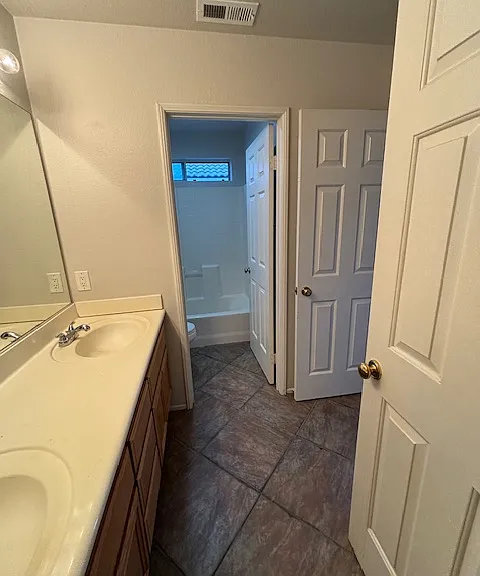896 Cimarron Ln — Photo 16