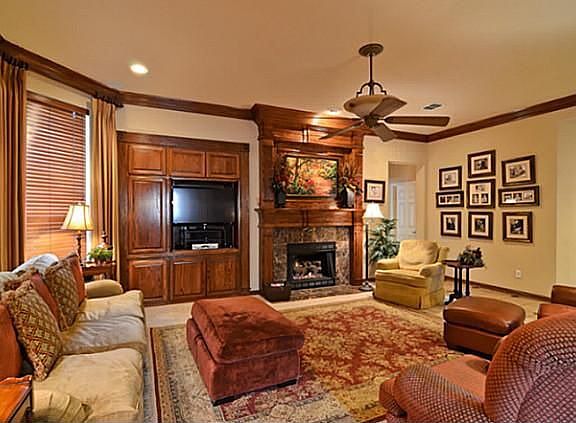 5th image of 4204 Woodcrest Ln