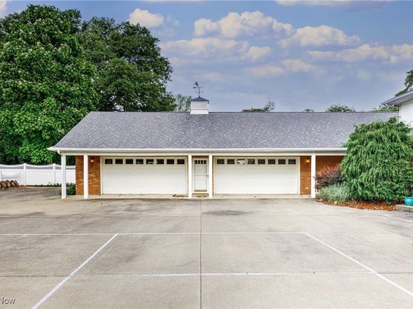 1300 Lake Rd, Conneaut, OH 44030