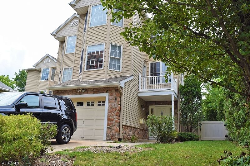 1st image of 26 Lincoln Ave #C