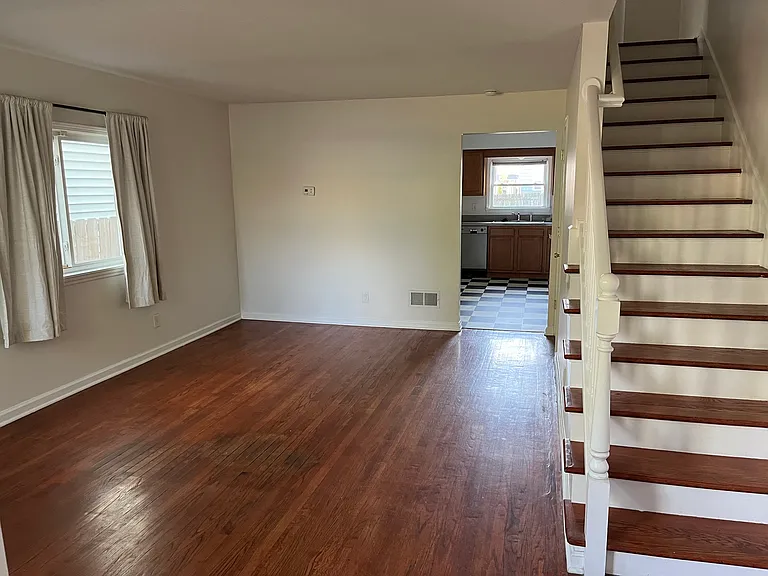 413 E 18th Ave — Photo 9