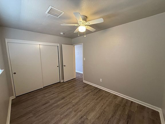 4th image of 9549 Eastview Dr