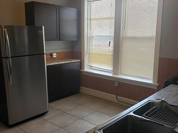 3rd image of 1001 Garfield St Floor 2